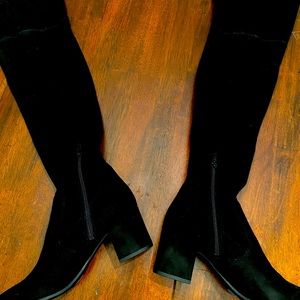 UNISA Dedrii Black Faux Suede Over The Knee Heeled Boots 7 1/2 New Never Worn